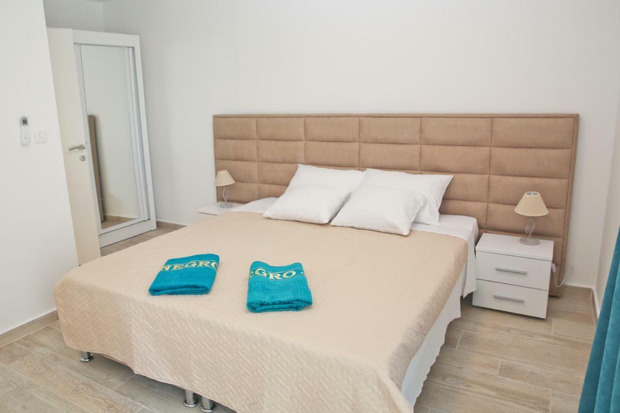 Apartments Boka Blue Dobrota Kotor Exterior photo