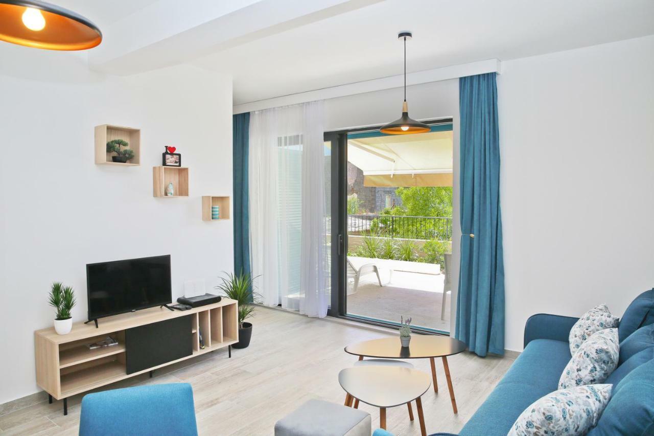 Apartments Boka Blue Dobrota Kotor Exterior photo